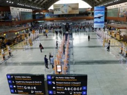 Из-за несогласованного авиарейса сотни россиян застряли в турецком аэропорту