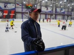 Глава Петропавловска побывал на тренировке школьников городского хоккейного клуба «Кречет»