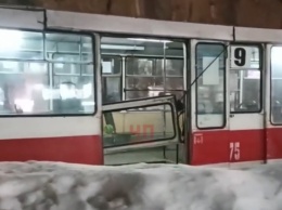 В Саратове у трамвая вырвало дверь. Мэрия винит "температурные качели"
