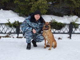 В Сургуте служебная собака нашла мужчину с наркотиками