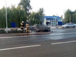 Белгородка с двумя детьми спаслась из охваченной пламенем машины