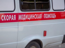Вагоны трамвая зажали двоих человек в Москве