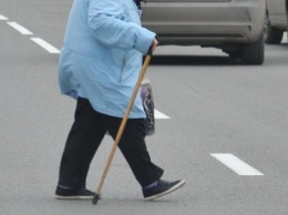 90-летняя пенсионерка попала под колеса машины
