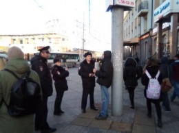 В Калининграде прошли одиночные пикеты против коррупции в здравоохранении (фото)