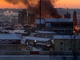 В Барнауле первый день зимы ознаменовался пожаром в частном секторе