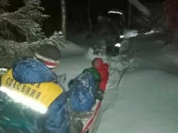 В Свердловской области МЧС спасло двоих туристов, застрявших на горе из-за травмы
