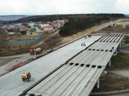 Демонтаж недостроенного моста начался под Симферополем, - ФОТО