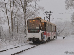 Снегопад парализовал движение трамваев в Кемерове