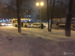 Авария с двумя маршрутками произошла вечером в Кемерове