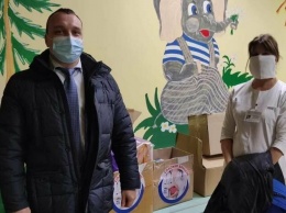 Депутат передал в больницу средства ухода за лежачими больными