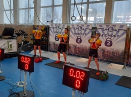 В Барнауле прошел открытый турнир по гиревому спорту
