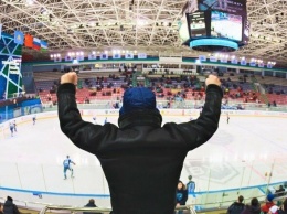 В Югре болельщики хоккея возвращаются на трибуны