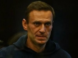 Алексея Навального приговорили к 3,5 годам реального лишения свободы