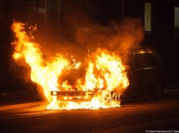 На острове ночью сгорел автомобиль