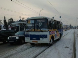 Кемеровская маршрутка "притворилась" трамваем