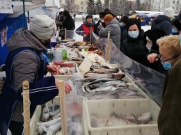 В Барнауле прошла первая в этом году продовольственная ярмарка