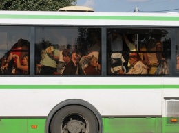 Как до пандемии. Барнаульские автобусы утром 8 февраля оказались переполнены