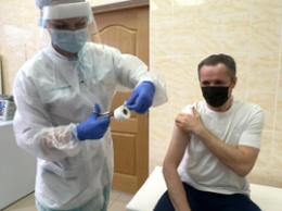 Вячеслав Гладков поделился ощущениями после прививки от COVID-19