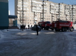 Пожар произошел в 15-этажном доме в Барнауле. Спасли 11 человек