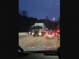 Кемеровские полицейские прокомментировали утренний затор из грузовиков
