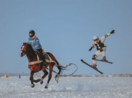 В Приамурье прошла «лыжня» с лошадьми