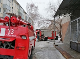 5 человек спасли на пожаре в Рубцовске