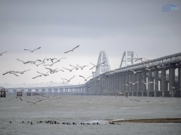 Возобновлено движение по Крымскому мосту в сторону Краснодарского края, в сторону Керчи - только для местных жителей, - ДОПОЛНЕНО