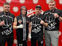 Непобежденный алтайский боксер Дмитрий Кулаков одержал очередную победу