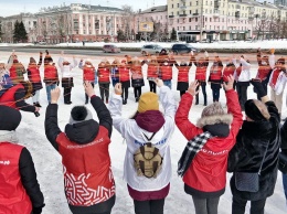 В Барнауле установили «плетеное сердце» в честь медиков и волонтеров