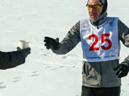 Алексей Смертин выиграл 42-километровый марафон на льду Байкале