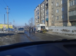Женщина попала под колеса автомобиля в кузбасском городе