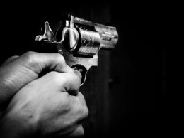 Полицейский застрелил мужчину с пистолетом в Ростовской области