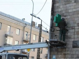 80 объектов в Петрозаводске уже преобразились. На зданиях появляются новые вывески