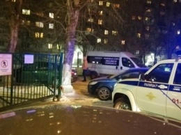 Водитель скрылся: в Екатеринбурге автомобиль раздавил лежащего на дороге мужчину