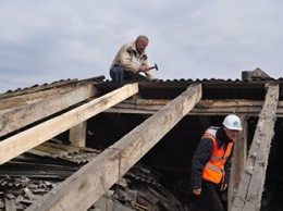 Жители Архары добились ремонта крыш через прокуратуру