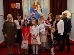 В Ялте поздравили семью Васюковых с хрустальной свадьбой