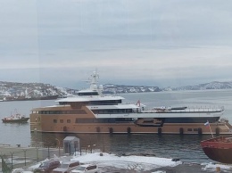 Всем желающим за 66 млн рублей в неделю: яхта кузбасского миллиардера прибыла на Камчатку