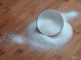 СМИ: магазины в Красноярске и Новосибирске ограничили продажи сахара из-за его дефицита