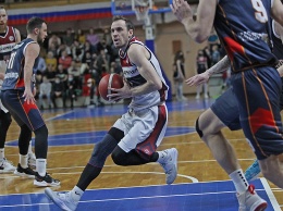 Баскетболисты «Барнаула» в полуфинале в присутствии губернатора разгромили магнитогорский «Металлург»