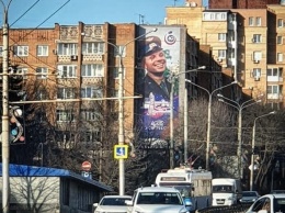 Главный въезд в Калугу украсил новый баннер с изображением Юрия Гагарина
