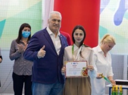 Александр Синьков наградил благовещенцев за отличную сдачу нормативов ГТО