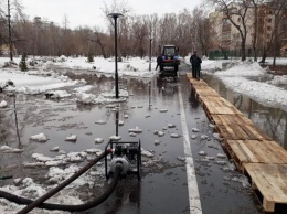 Парк «Изумрудный» в Барнауле подтопило талыми водами
