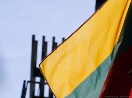 Полицейские Литвы устроили акцию протеста из-за отказа в приоритетной вакцинации