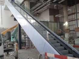 Подрядчик показал интерьер с эскалатором в новом терминале кемеровского аэропорта