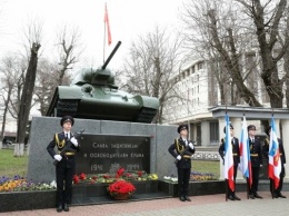 В Симферополе отмечают годовщину освобождения города от фашистских захватчиков, - ФОТО, ВИДЕО