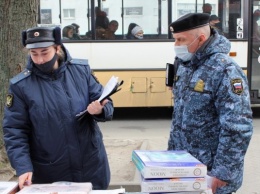 В Калининграде приставы арестовали товар нелегальных торговцев у рынка и «Плазы»