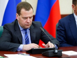 Медведев призвал «Единую Россию» наращивать присутствие в интернете и на улице