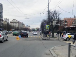 В ДТП на Ленинском проспекте пострадали три человека (фото)