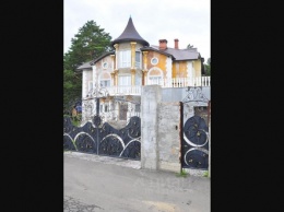 Кемеровчане выставили на продажу "исторический замок" за 60 млн рублей
