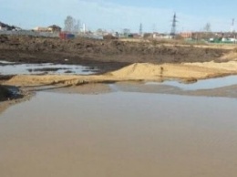 В Чигирях огромная лужа затопила улицу Восточную